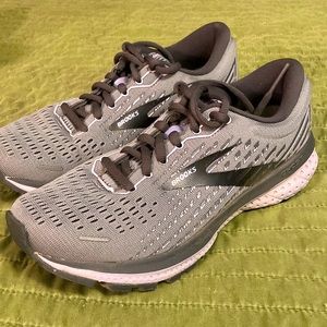 Brooks ghost 13 - barely worn
